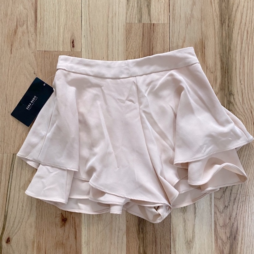 Zara basic tan, light, dressy shorts L